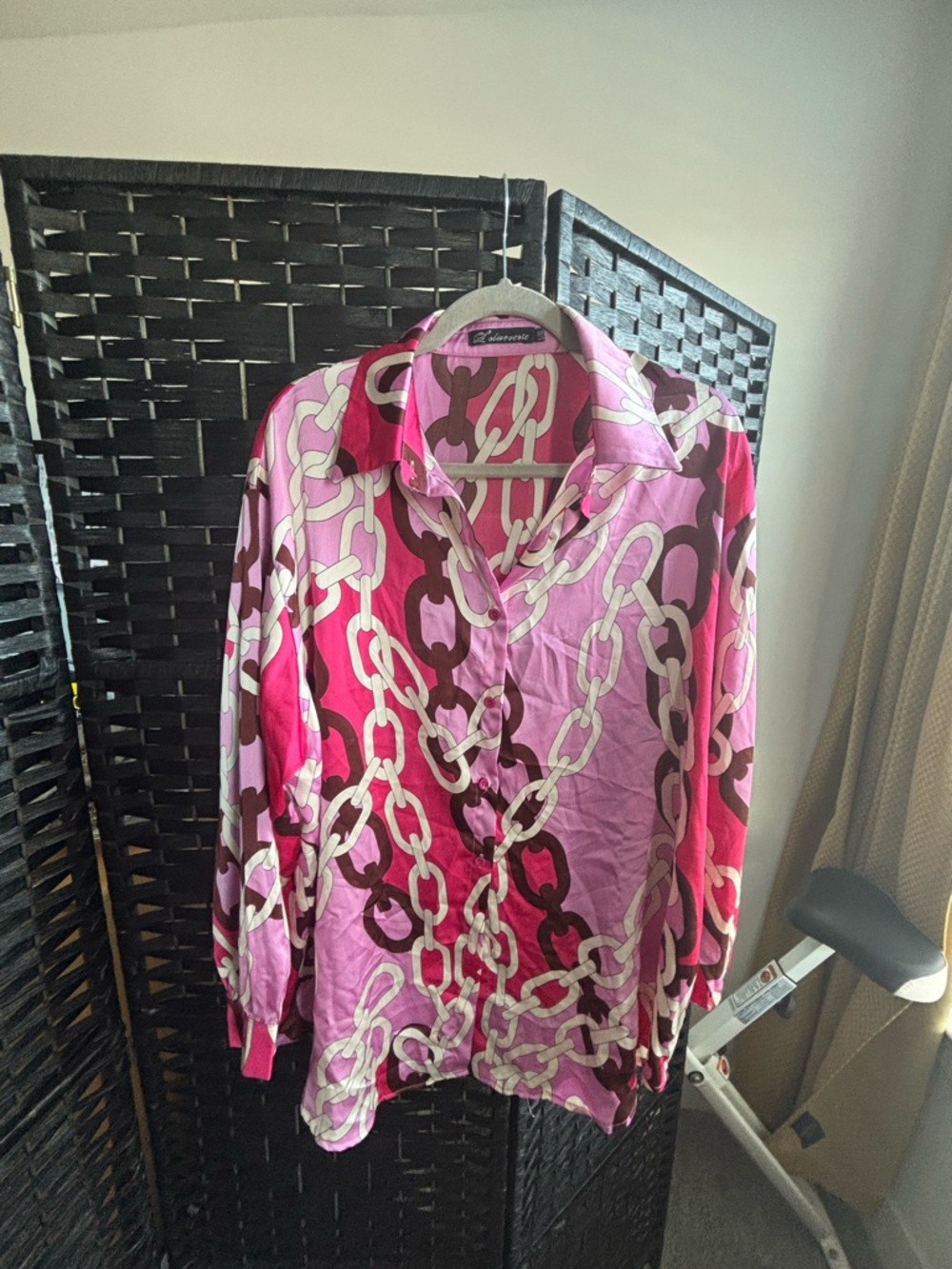Loliveverte Chain Print Button-Up Shirt in Pink, Fuchsia & Brown